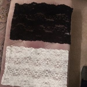2 Camisoles black white lace